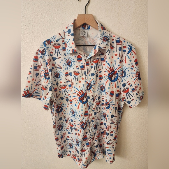 Buc-ees 4th of July America USA Button Down Shirt Mens Medium - Picture 1 of 6